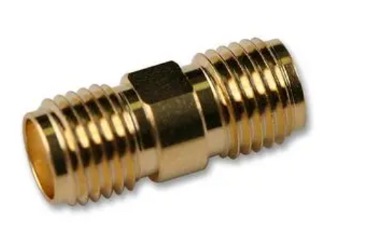 Amphenol - SMA7071A2-3GT50G-50 - Straight 50Ω RF Adapter SMA Socket to SMA Socket
