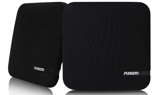 Fusion - SM Series 6.5" 100 Watt Shallow Mount Speakers - SM-F65CW / 010-02263-10 (White) | SM-F65CB / 010-02263-11 (Black)
